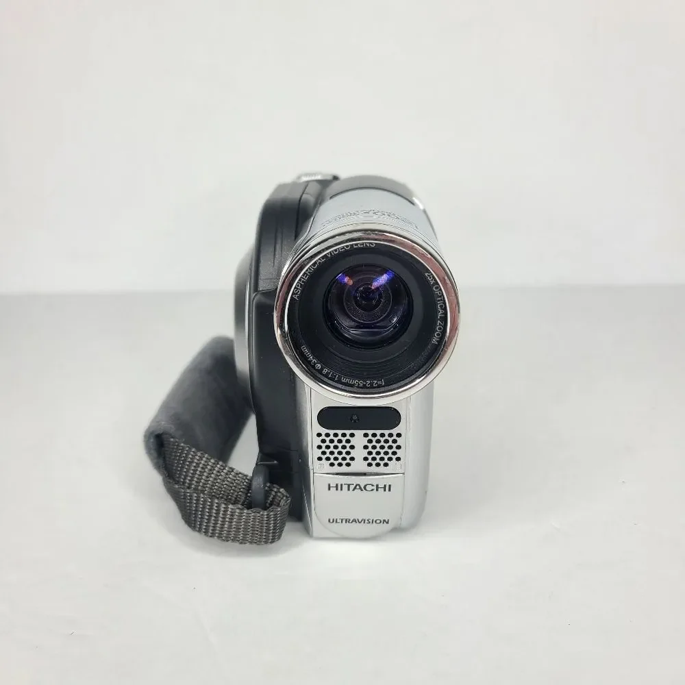 Hitachi DZ-HS300A DVD Hybrid Camcorder with 25x Optical Zoom‎ - Tested
